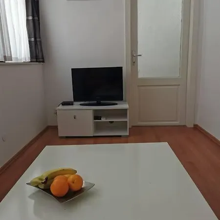 Teni Apartment *