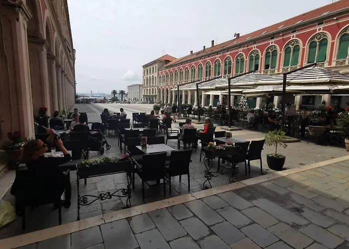 شقة Teni سبليت